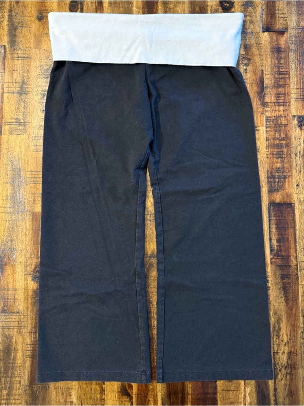 Victoria's Secret Yoga capri length loungewear. black white sz S women's